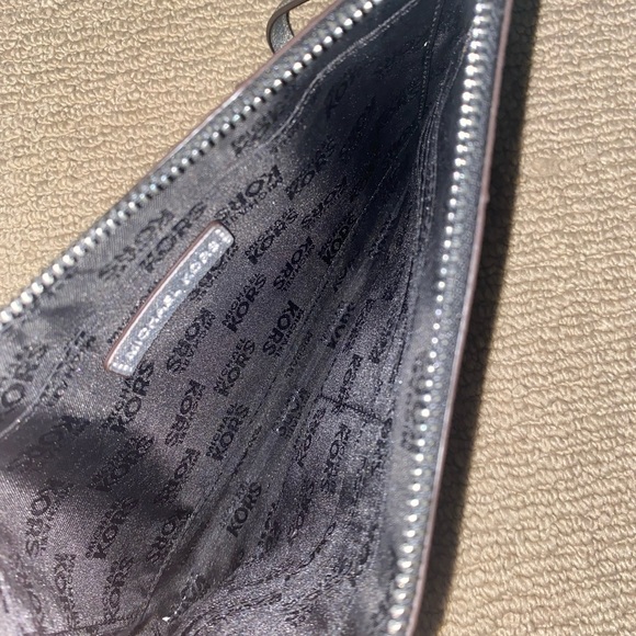 MK Wristlet - Picture 4 of 4